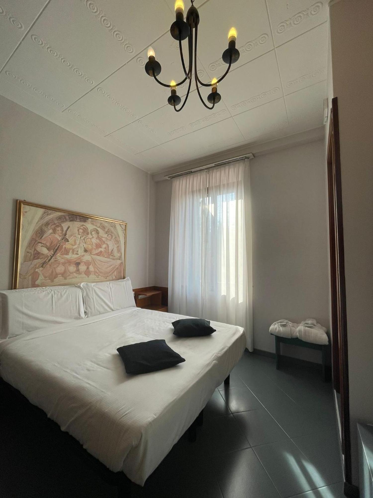 Hotel La Bussola Cittiglio ภายนอก รูปภาพ