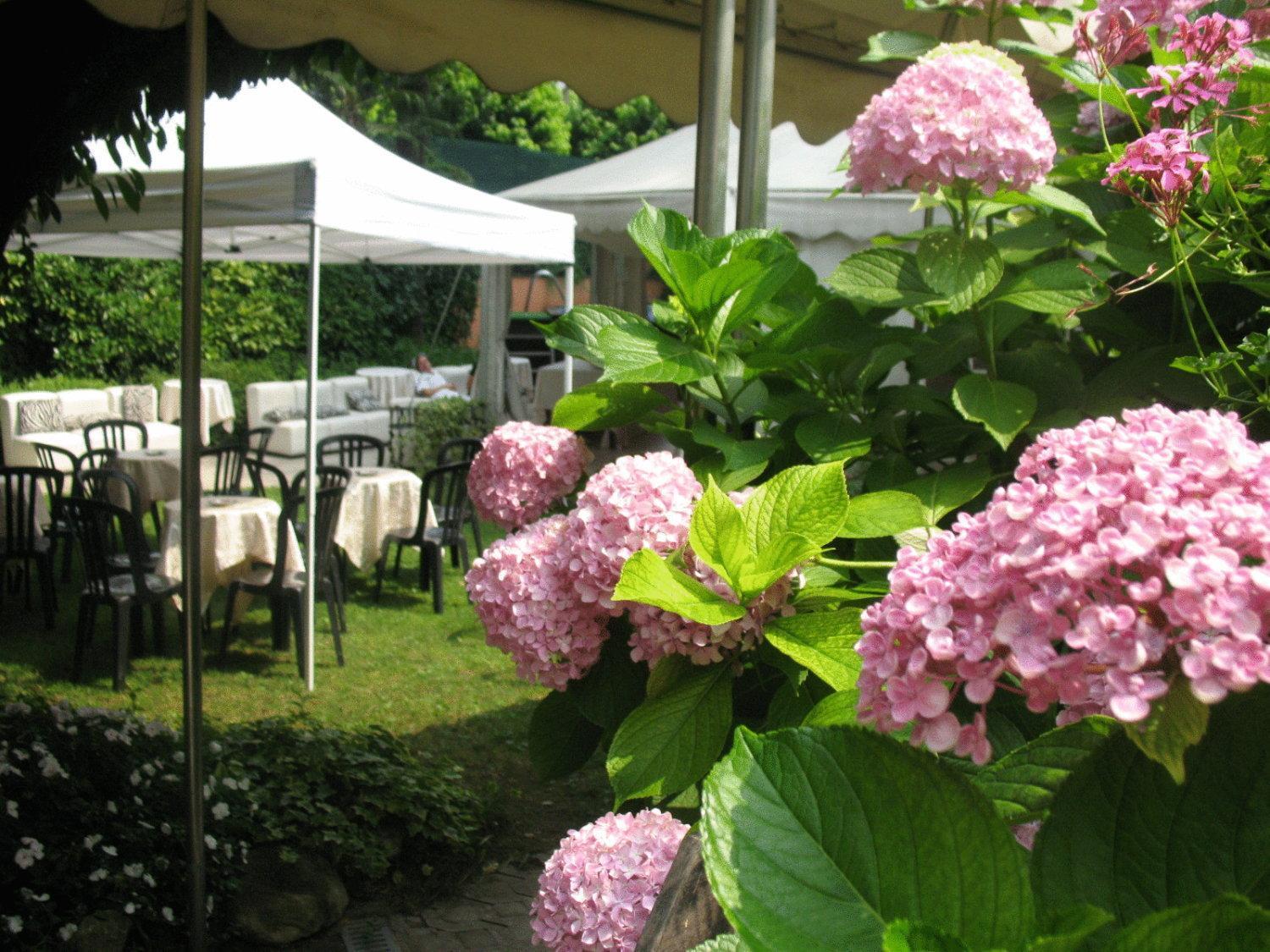 Hotel La Bussola Cittiglio ภายนอก รูปภาพ