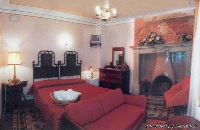 Hotel La Bussola Cittiglio ภายนอก รูปภาพ